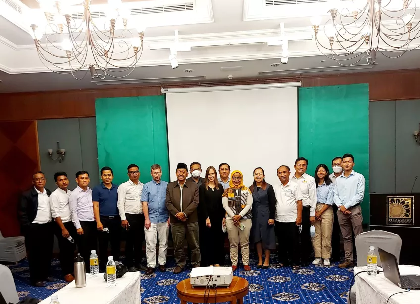 group photo from workshop in Phnom Penh on 8 December